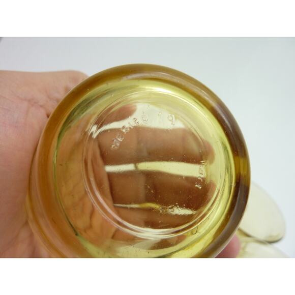 Vintage Amber Glass Custard fruit Bowls set of 4 with gorgeous look and design - Picture 5 of 5